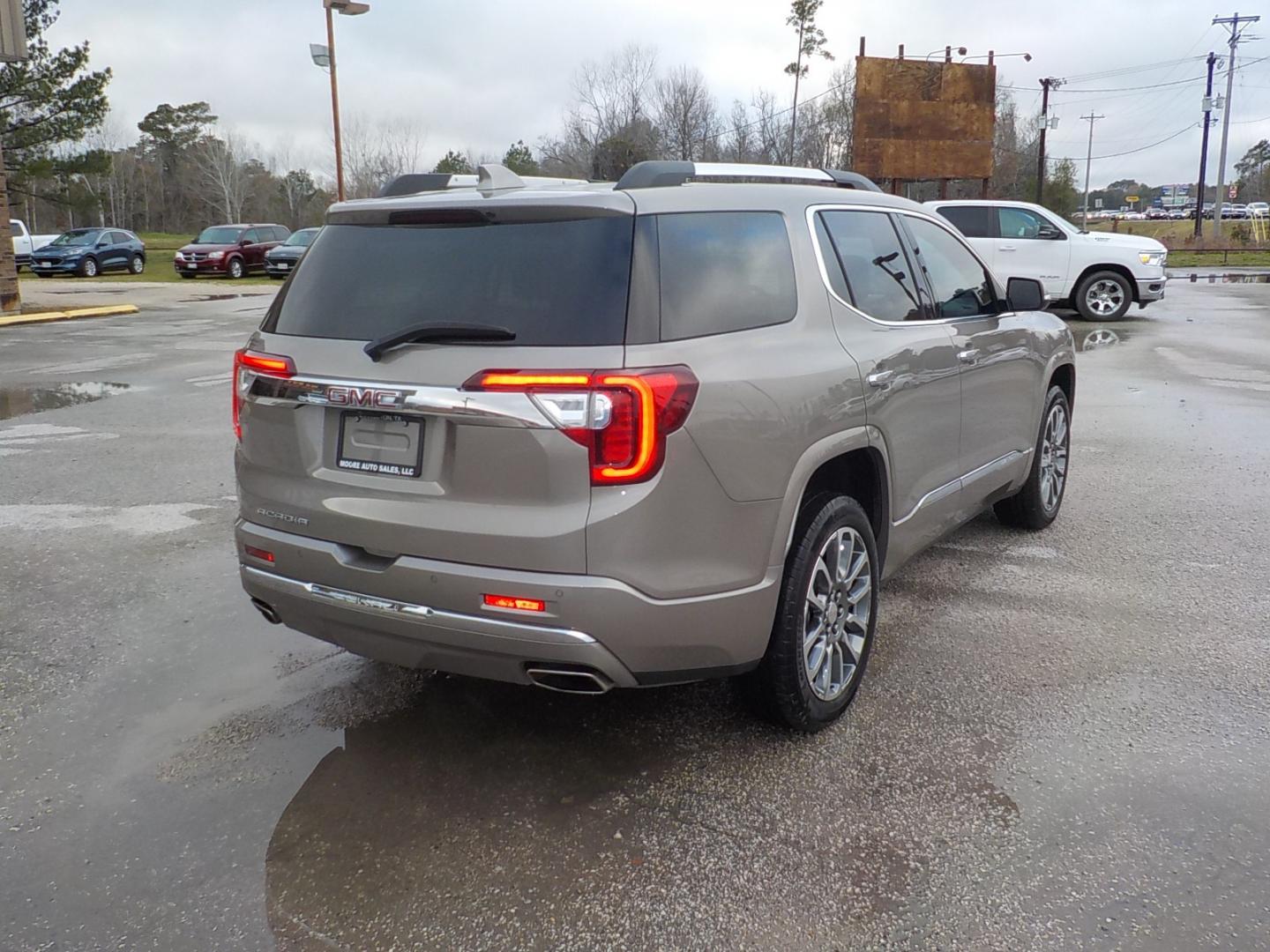 2022 Tan /Black GMC Acadia Denalli (1GKKNPL42NZ) with an 2.0L Turbo engine, Automatic transmission, located at 1617 W Church Street, Livingston, TX, 77351, (936) 327-3600, 30.710995, -94.951157 - ONE OWNER!! LOCALLY OWNED!! These folks took EXCEPTIONAL care of this vehicle! Did I mention this is a Denalli! Ride in style! - Photo#6